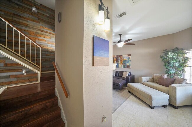 Building Photo - 10035 Red Wolf Ln