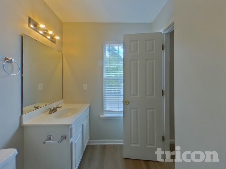 Building Photo - 381 Valley Heights Ln