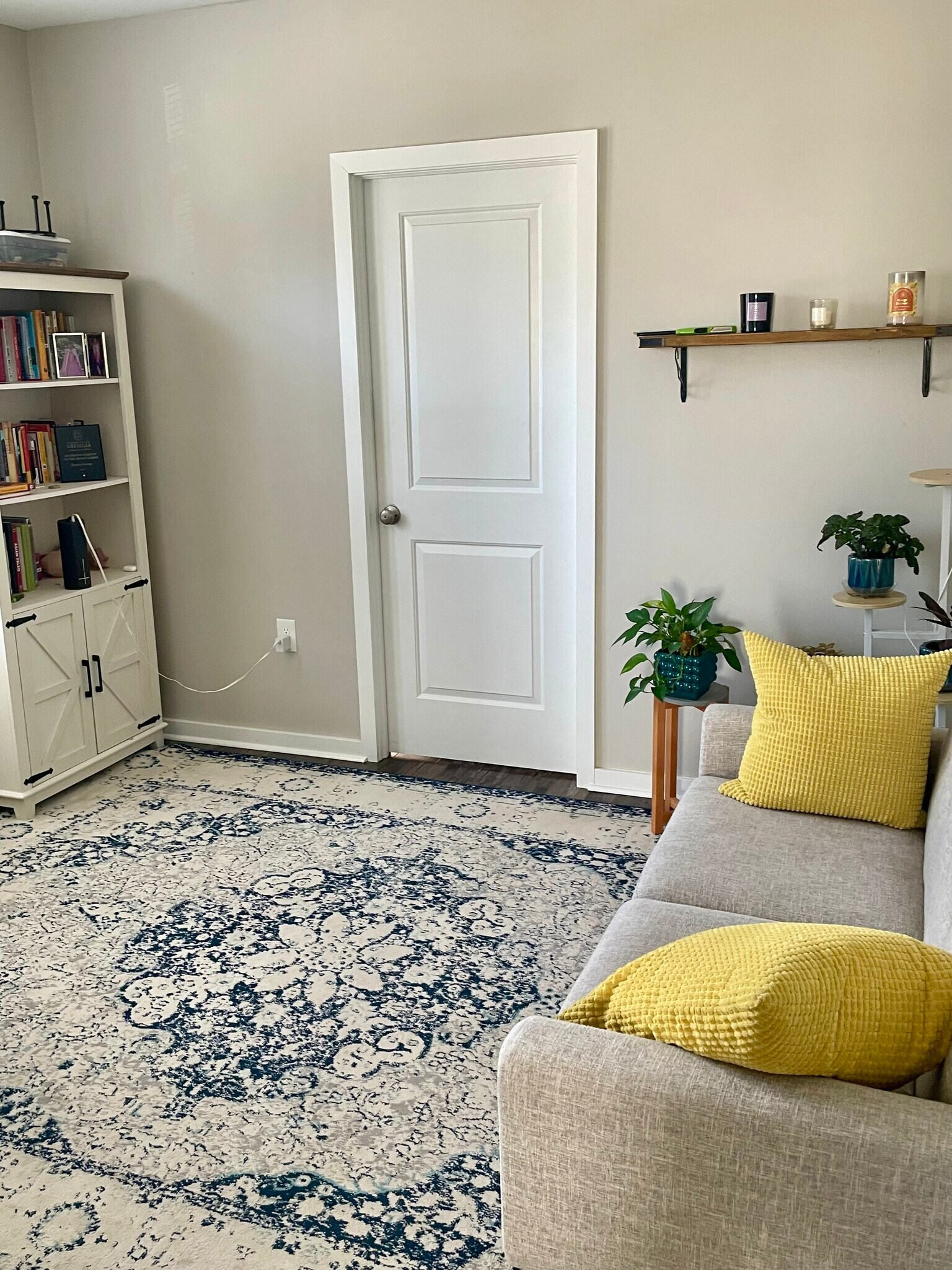 Building Photo - 4799 1/2 Silverwood St