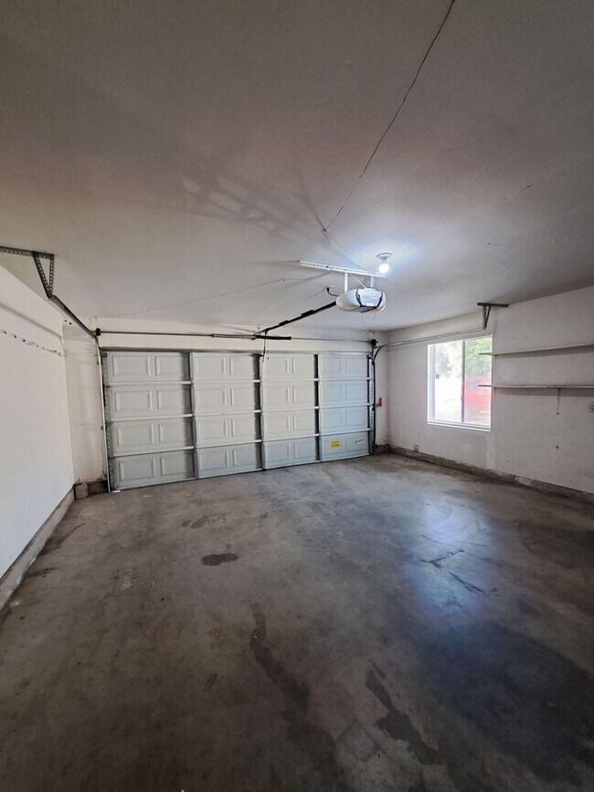 Building Photo - Spacious 3-Bedroom Home Steps from Addams ...