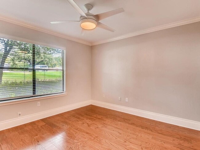 Building Photo - 1713 Bay Hill Dr