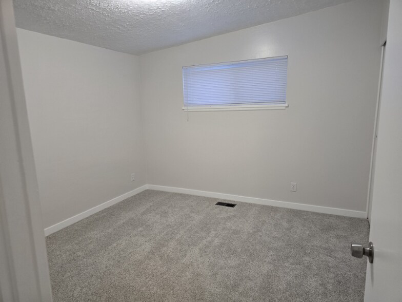 Building Photo - 3894 W Marcus Rd