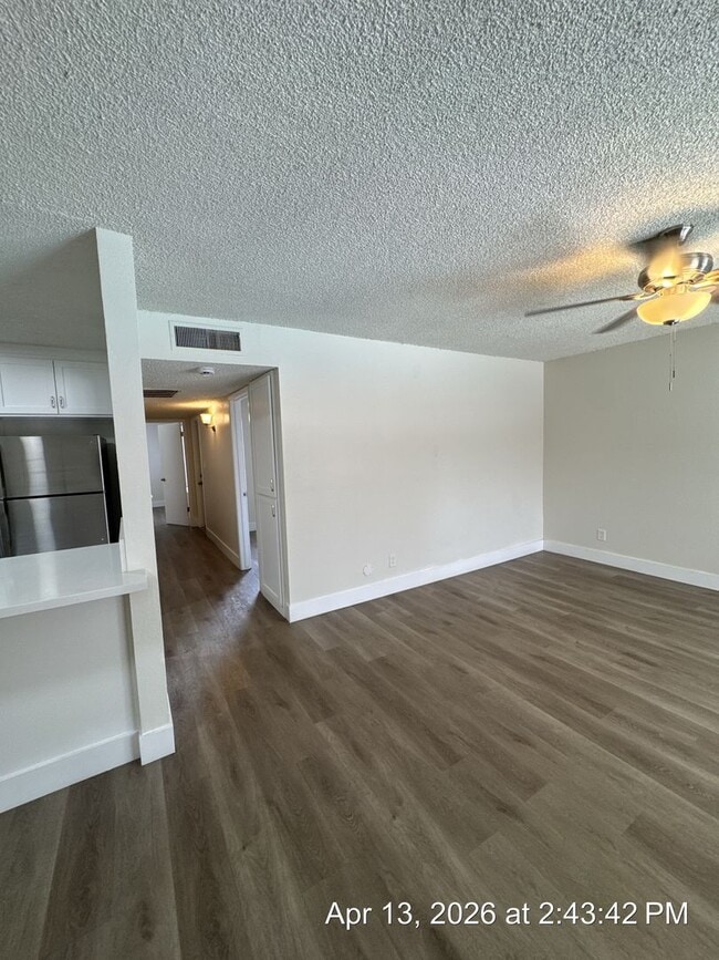 Building Photo - MOVE IN READY! 2 WEEKS OFF!! NO APP FEE! UPSTAIRS UNIT WITH BALCONY!