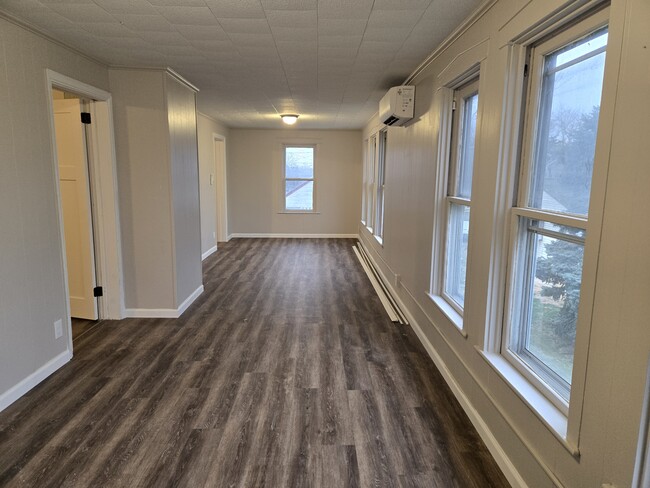 Building Photo - 2 twin brook rd