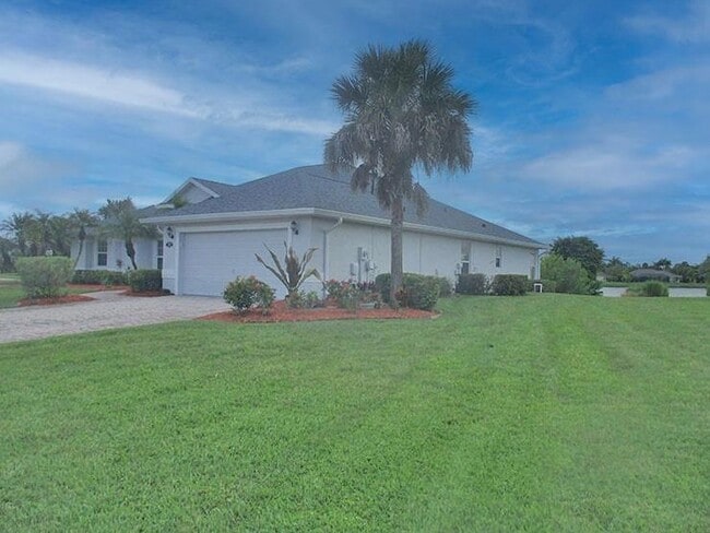 Building Photo - 935 Southlakes Way SW