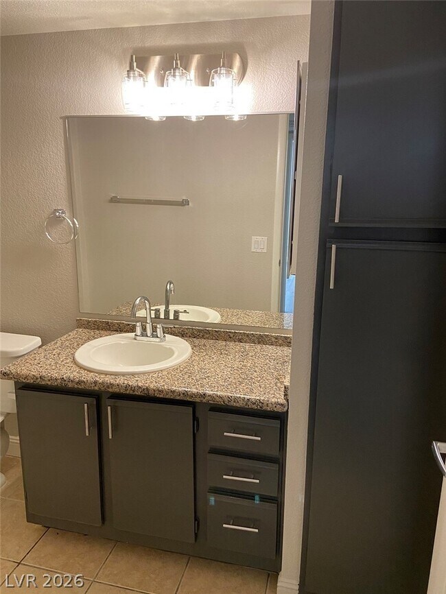 Building Photo - 5055 W Hacienda Ave