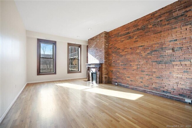 Building Photo - 1 Linden Pl