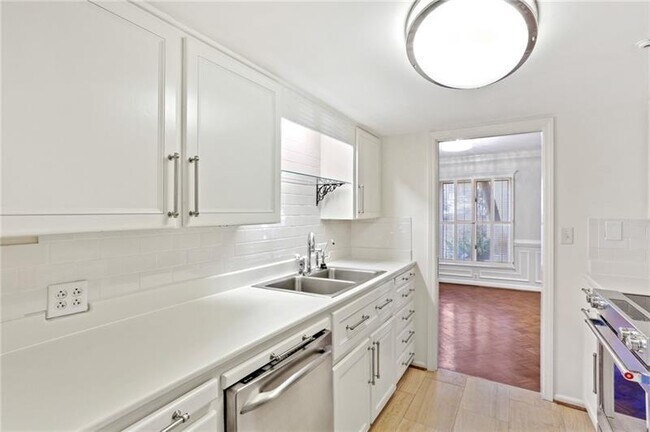 Building Photo - 36 Ivy Pkwy NE
