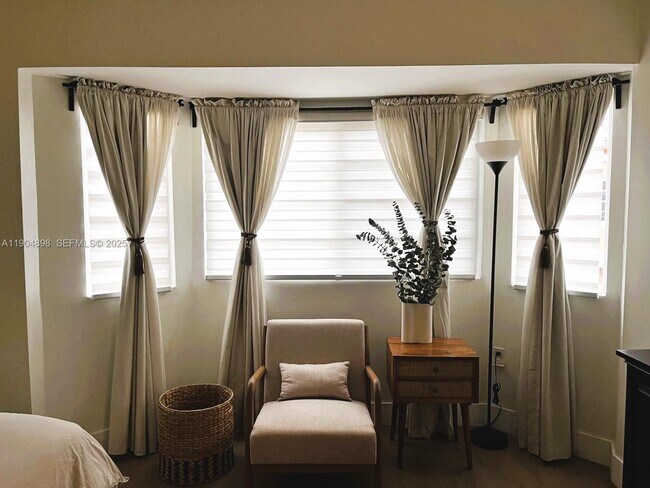 Building Photo - 14305 SW 57th Ln