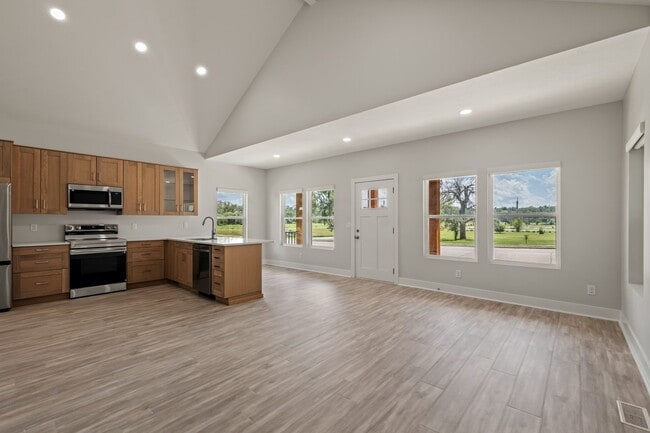 Building Photo - WELCOME HOME!