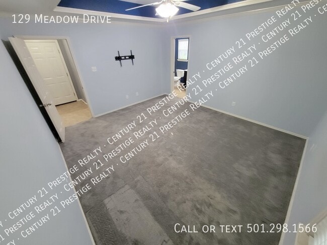 Building Photo - 129 Meadow Dr