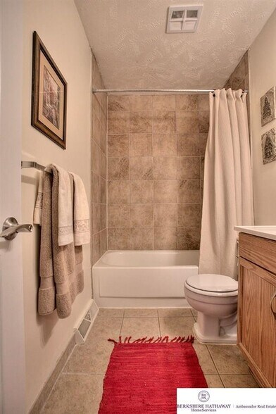 Building Photo - 1901 Winnie Dr