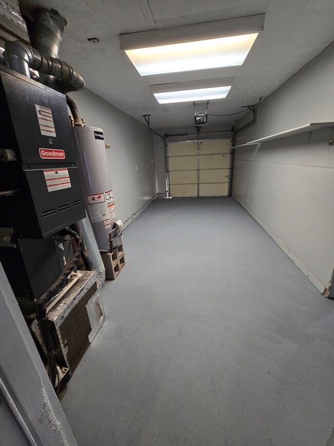 Building Photo - Three Bedroom Home located near South Arlington Ave and Stop 11 Rd