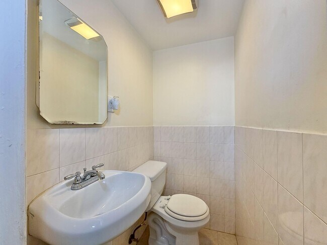 Building Photo - 8 Van Nostrand Ave