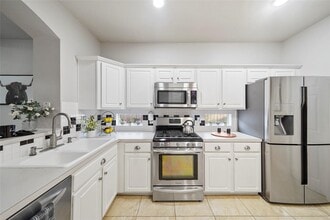 Building Photo - 2351 Summit Way Ct