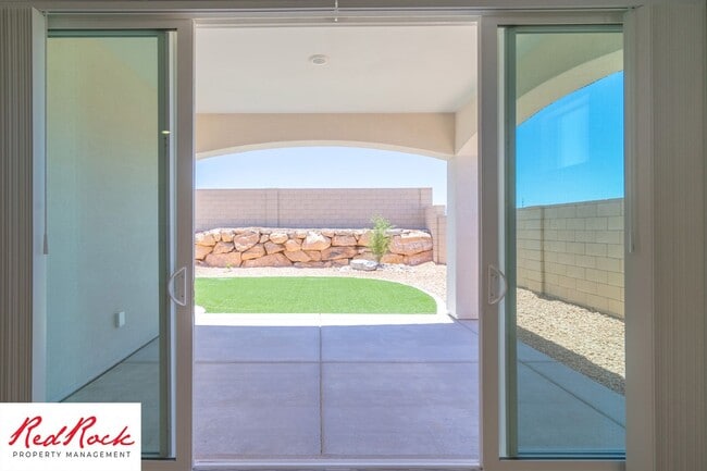 Building Photo - Brand New Stand Alone Home In Desert Color