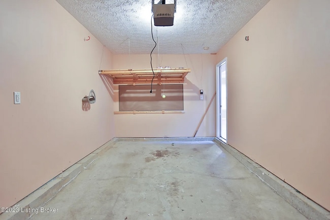 Garage - 6736 Arbor Creek Dr