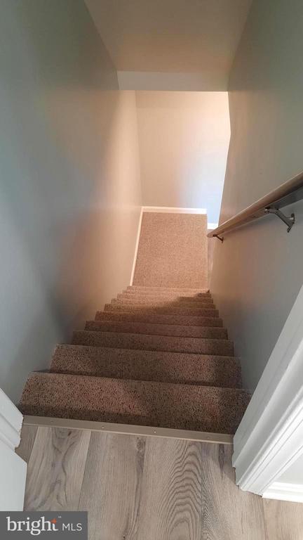 Building Photo - 618 Colonial View Rd