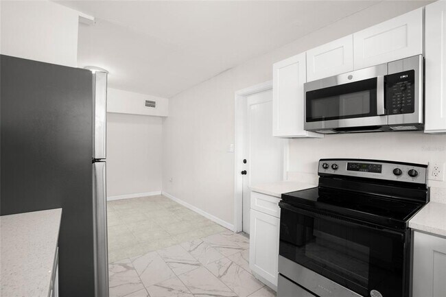 Building Photo - 512 Langford Cir