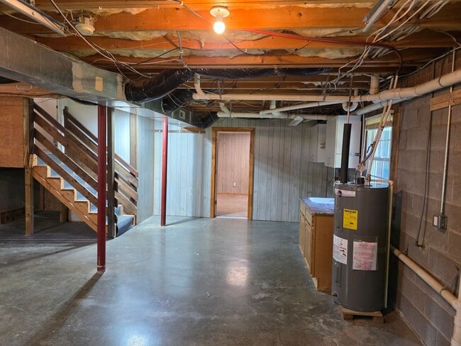 Building Photo - 273 Woodbridge Dr