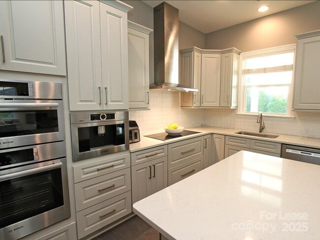 Building Photo - 501 Greystone Rd
