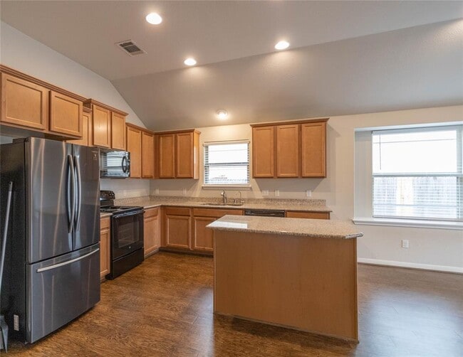 Building Photo - 310 Hyltin St