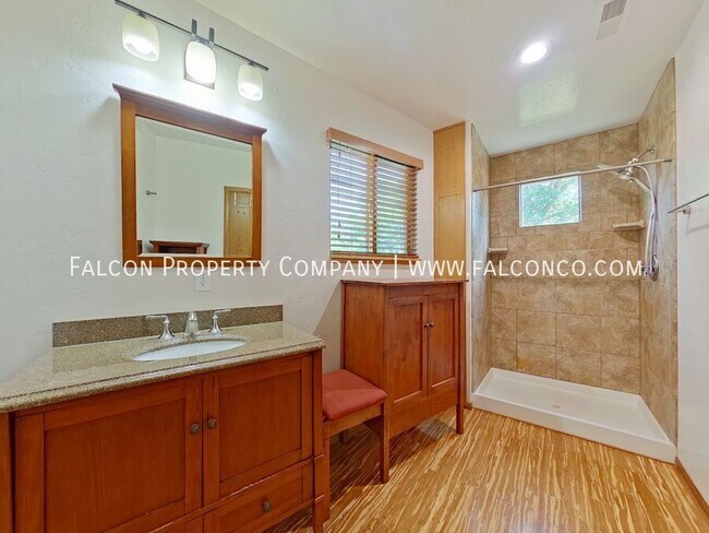 Building Photo - 122 Dolomite Dr