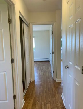 Building Photo - 31 Iroquois St