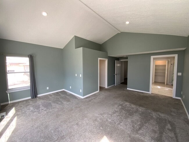 Building Photo - 3 Bedroom Single Story Home Available Near...