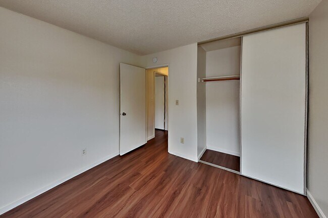 Building Photo - 1091 Discovery Way