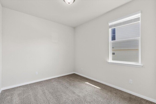 Building Photo - 1033 Ferryman Dr