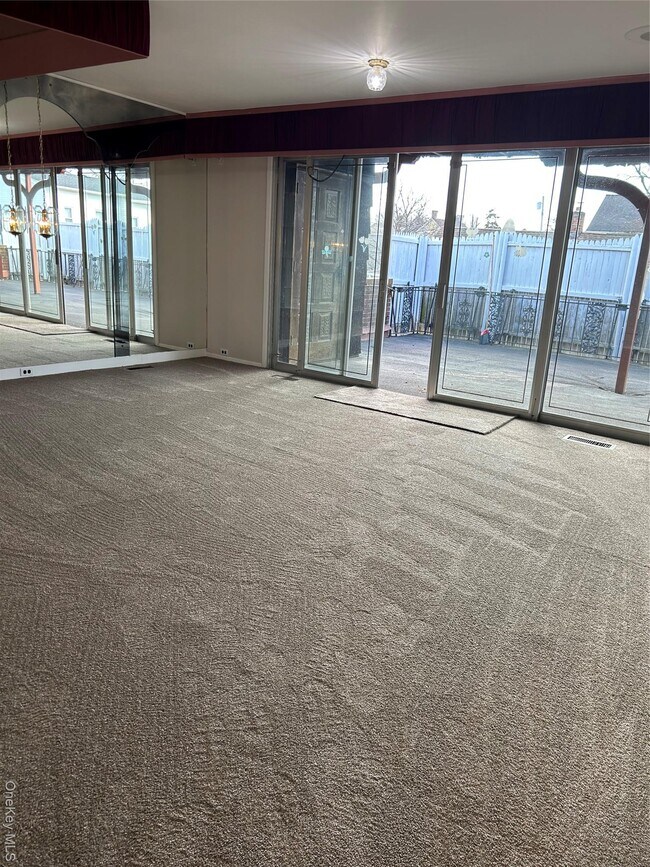 Building Photo - 125 W Hoffman Ave