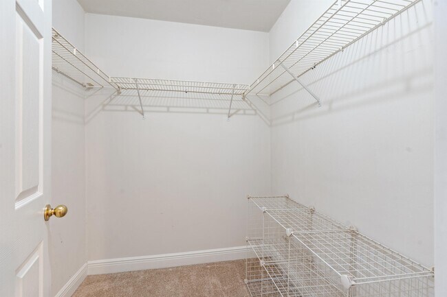 Building Photo - 2961 Viking Way