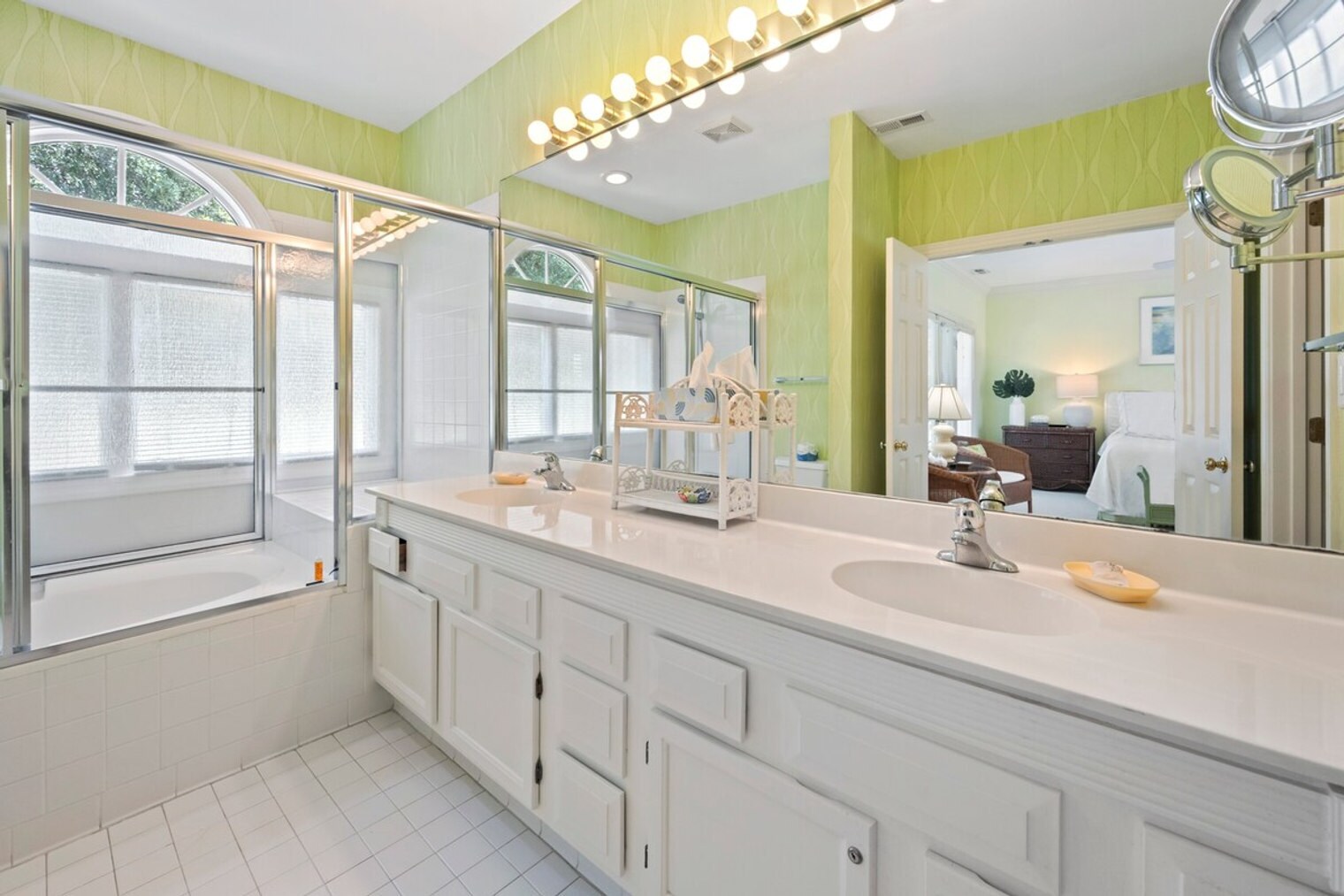 Building Photo - 49 Collins Meadow Dr