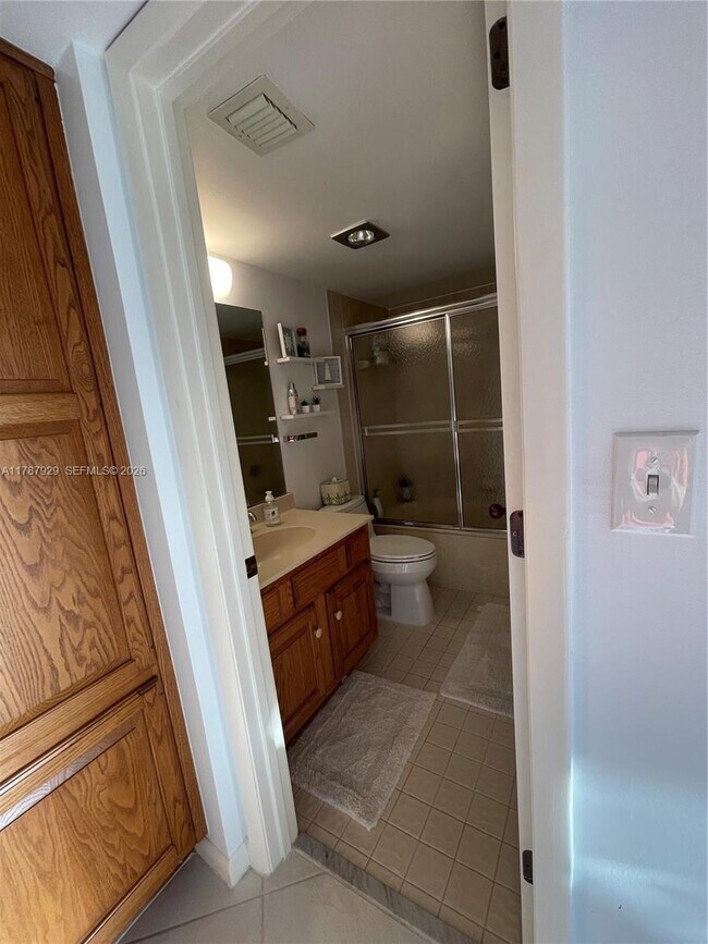 Building Photo - 5047 N Hwy A1A