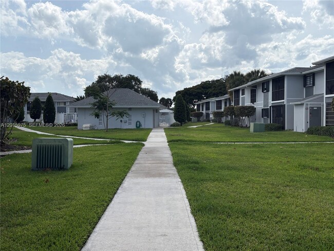 Building Photo - 9703 Hammocks Blvd