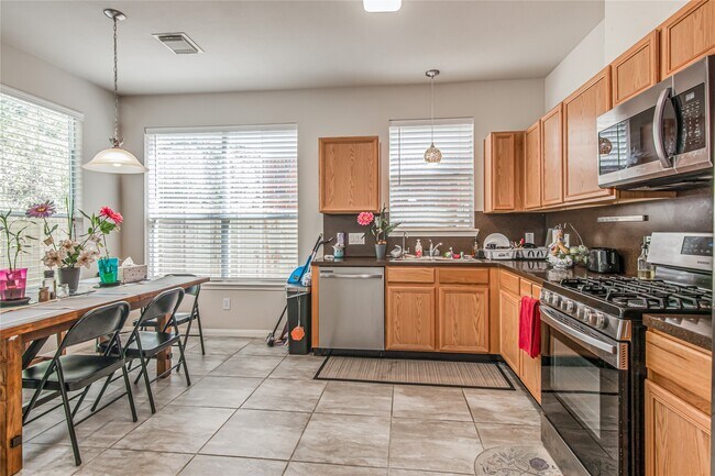 Building Photo - 16418 Pademelon Dr
