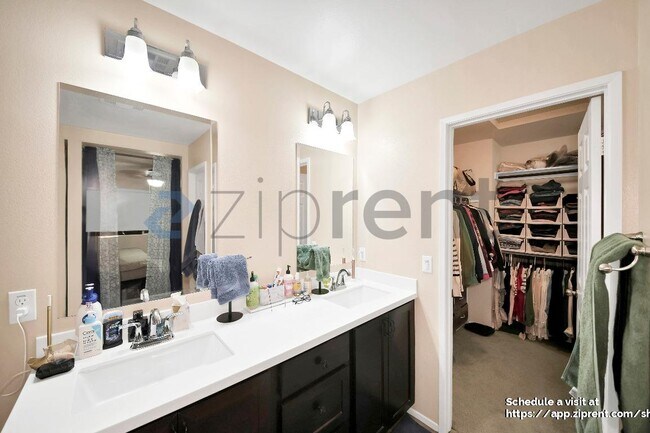 Building Photo - 34142 Dianthus Ln