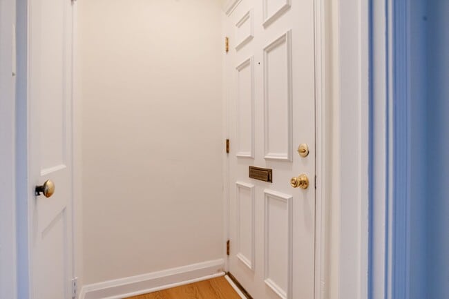 Building Photo - 1809 Glen Ridge Rd