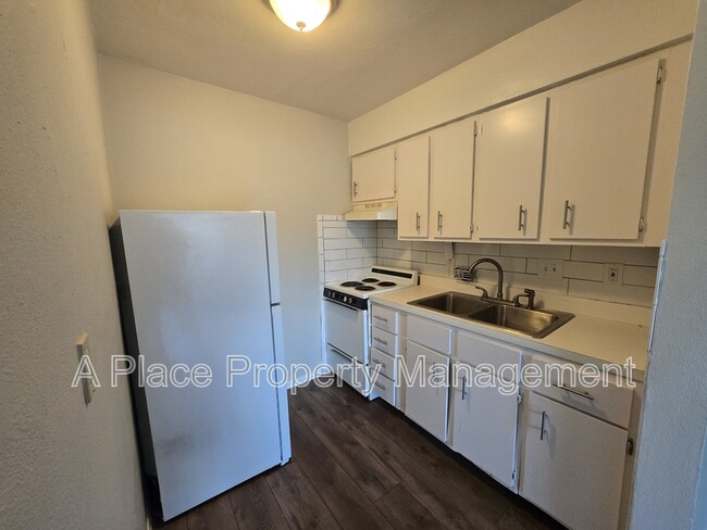Building Photo - 2727 Hampton Ave