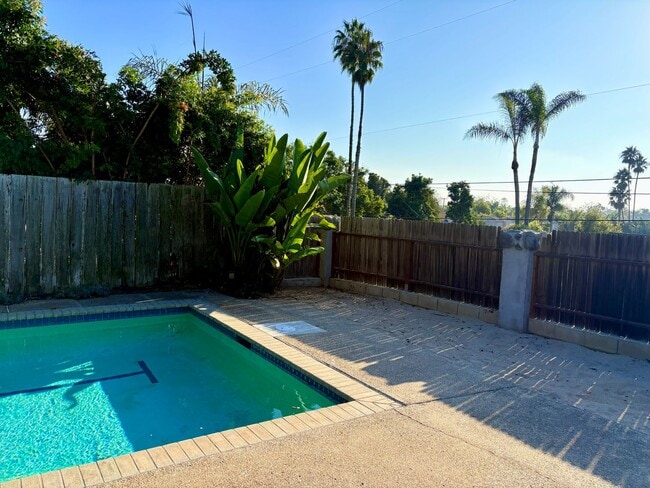 Building Photo - Secluded 3 Bedroom House in Encinitas