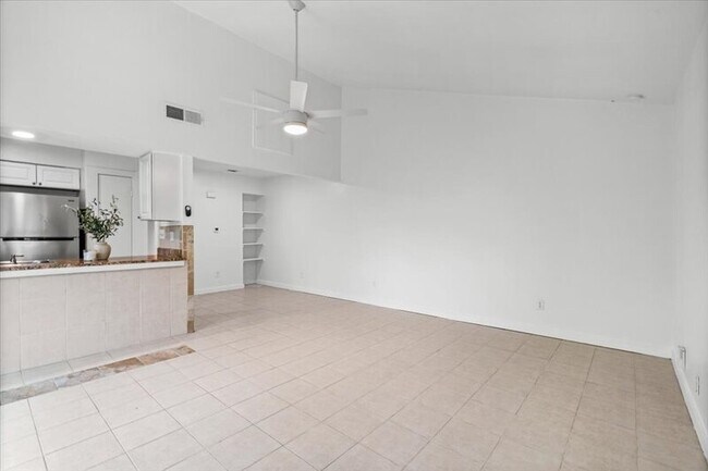 Building Photo - 817 Sirocco Dr