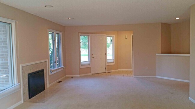 Building Photo - 4749 Bayberry Cir