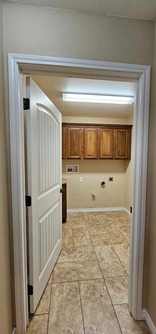 Building Photo - Beautiful 4 bedroom, 2 bath home for rent