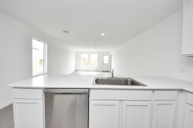 Building Photo - 317 Brandi Dr