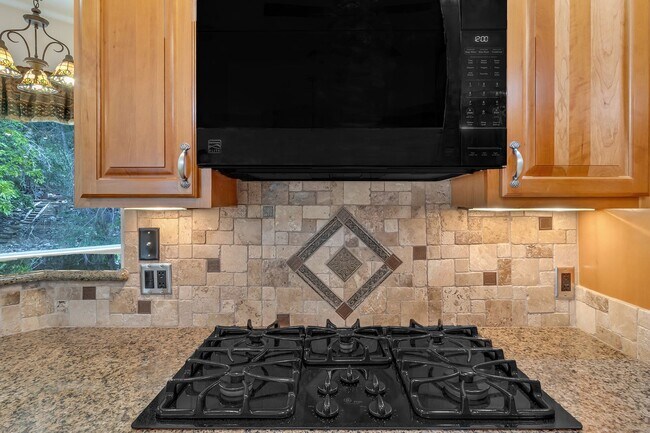 Building Photo - 2245 Idella Ct