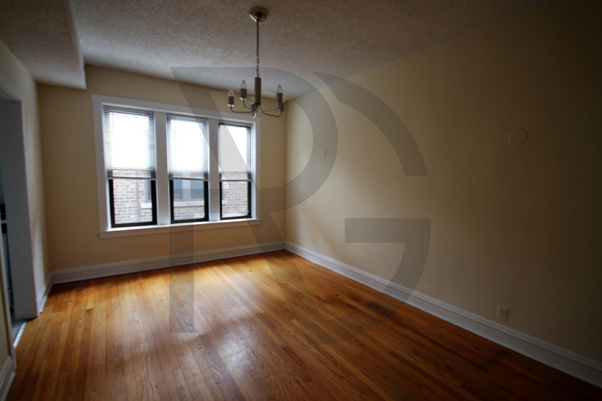 Building Photo - 3523 N Racine Ave