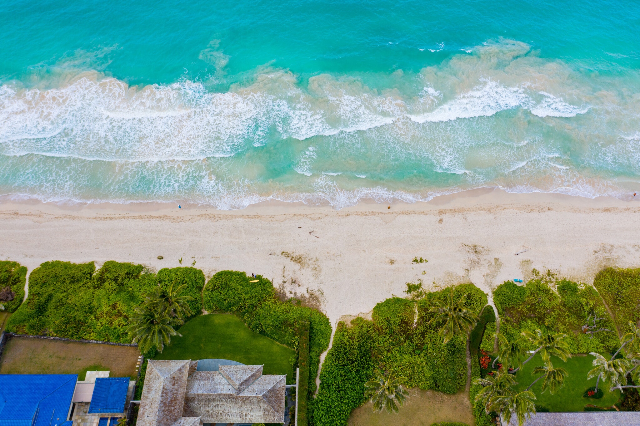 The exact beach entrance that is a 3-4 minute walk from the front door. - 408 N Kainalu Dr