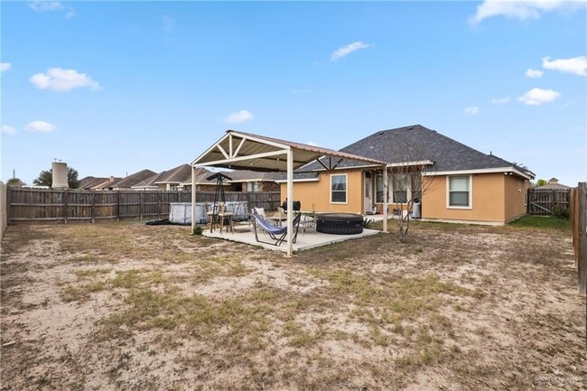 Building Photo - 19 Canela Ave