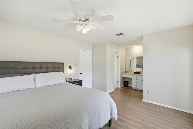 Building Photo - 1007 Lime Rock Dr